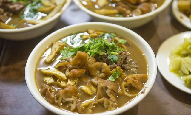 b体育官网入口：吃货必备：北京美食攻略正宗京城小吃！（一）