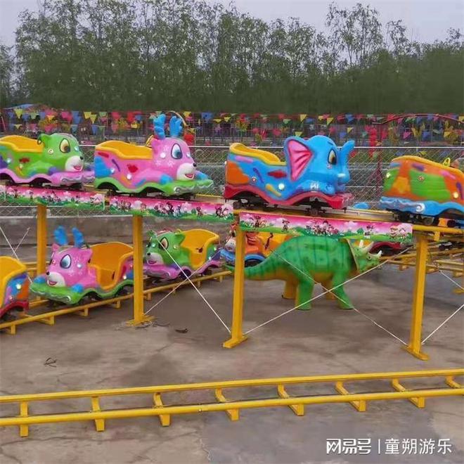 b体育官网入口：新型太空穿梭游乐设备款式盘点(图3)